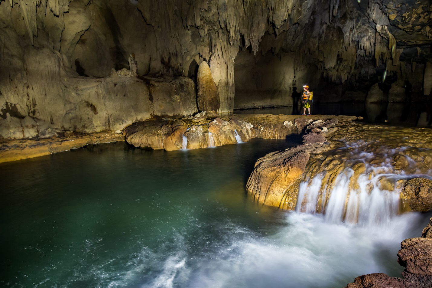 The mighty beauty inside Son Doong Cave
