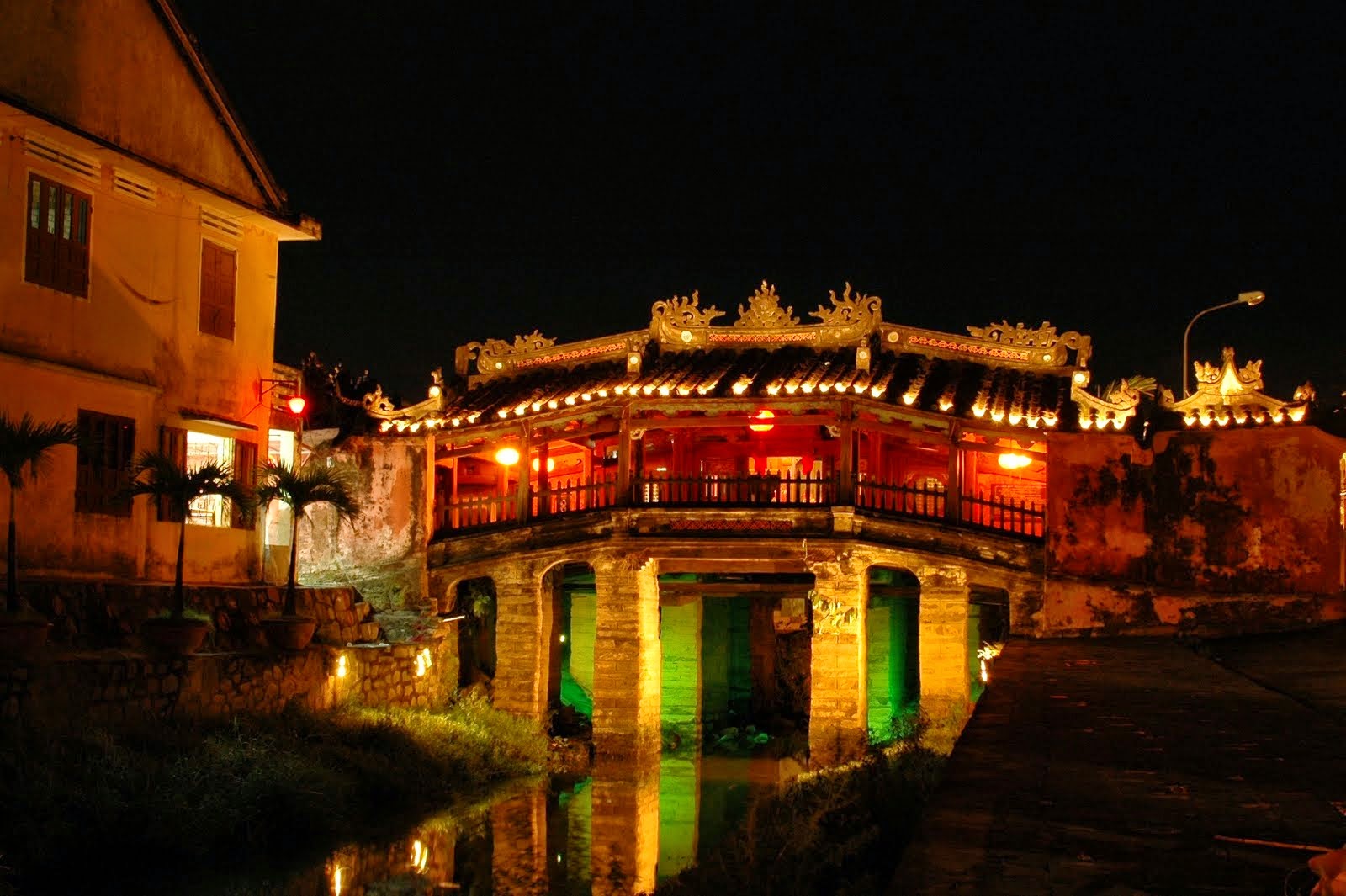 Chua Cau at night- in the centre of the town