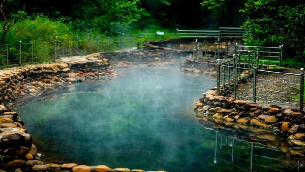 Leave your tired days to relax with hot mineral bathub