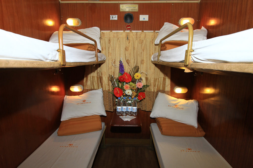 Train from Saigon to Hanoi