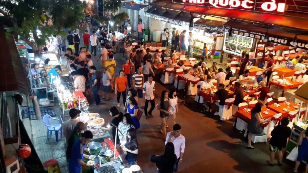 Visiting the night market in Phu Quoc will be your interesting experience