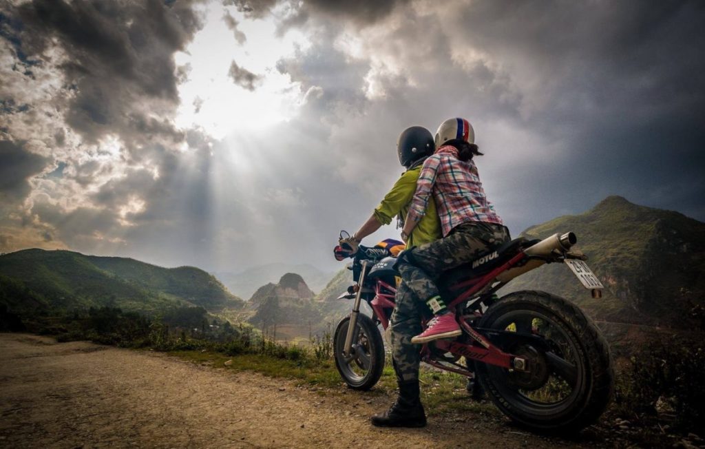 Ride a motorbike from Hanoi to Sapa