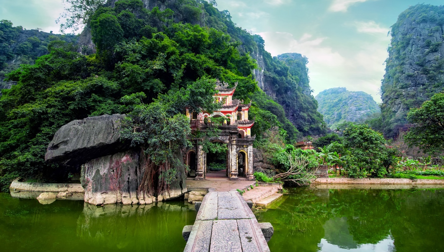 Bich Dong pagoda in Trang An complex